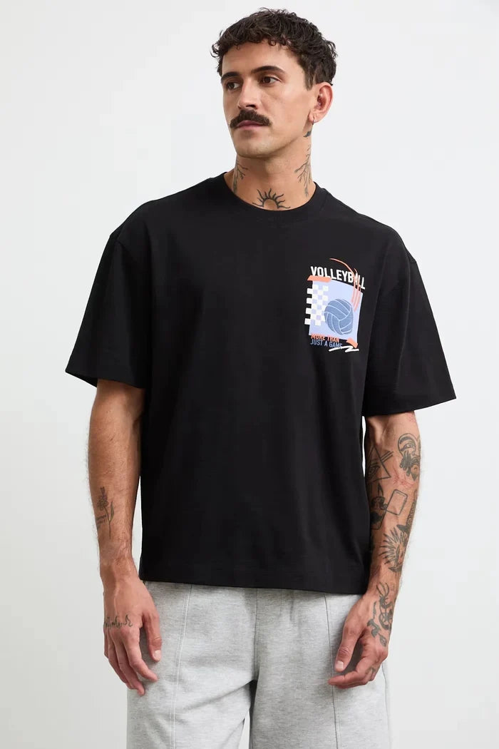 Черна мъжка тениска с малък принт на гърдите Medicine Roberto Fashion Store T-shirt RW26-TSM119-99X-S S