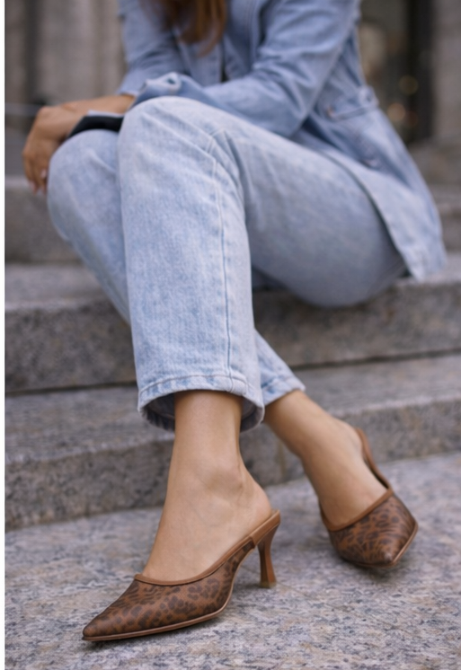 Mesh Knit Pointed Toe Kitten Heel Mules - Slip-On Closed Toe
