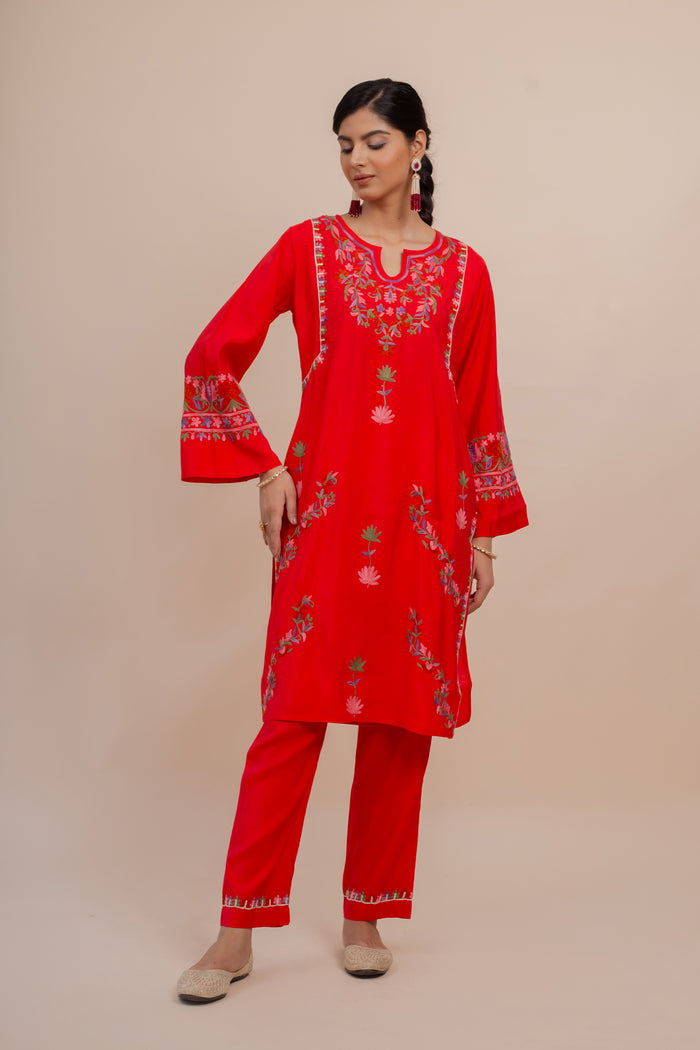 Gazelle in Falak Kashmiri Kurta Set In Muslin Red