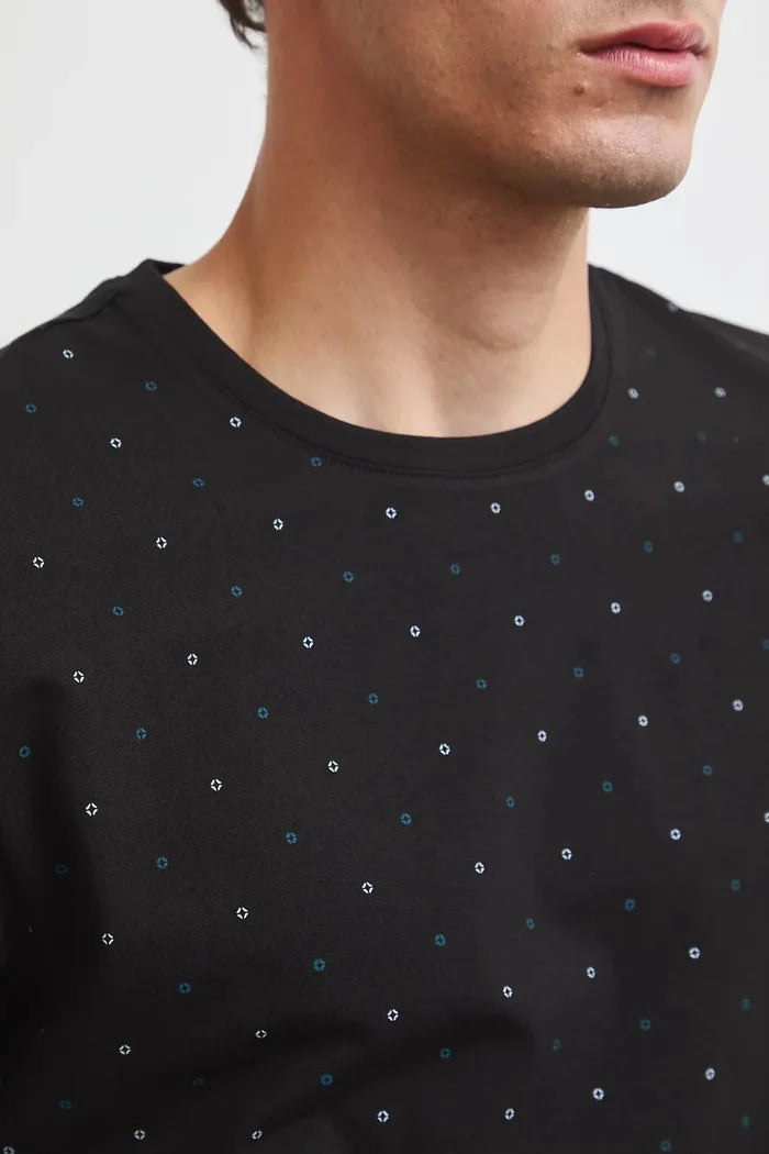 Черна мъжка тениска слим кройка с дребен принт Medicine Roberto Fashion Store T-shirt RW26-TSM011-99A-S S