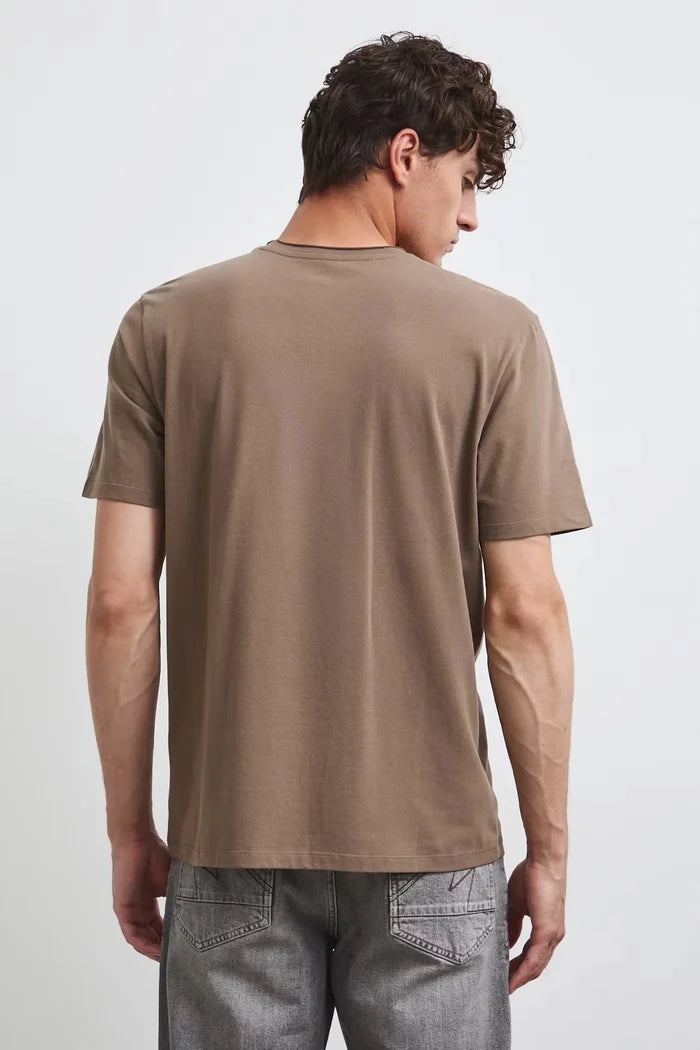 Кафява мъжка базова тениска от памук с еластан Medicine Roberto Fashion Store T-shirt RW26-TSM013-98X-S S
