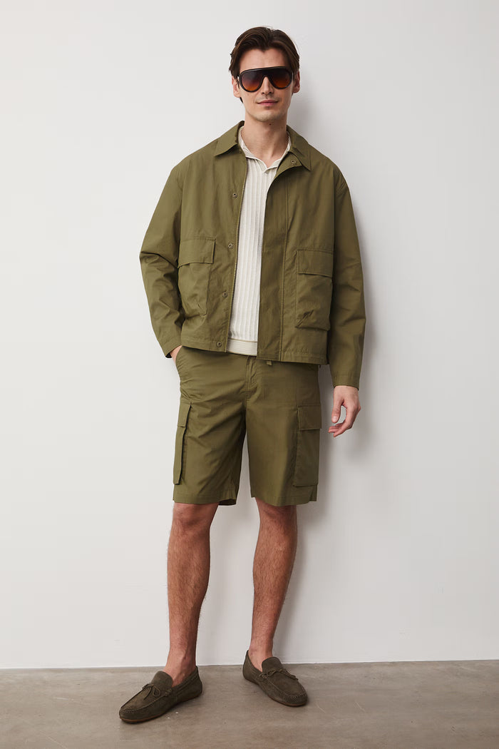 Men's cargo pants with pockets in khaki