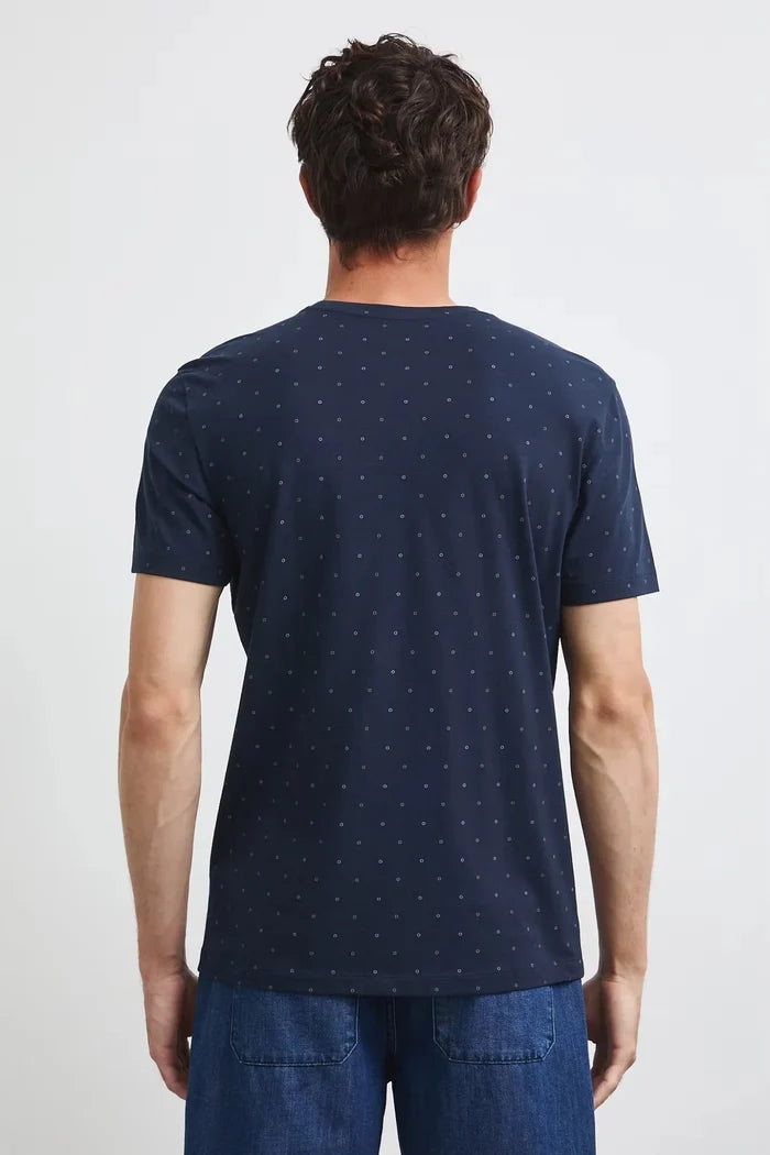 Тъмносиня мъжка тениска слим кройка с дребен принт Medicine Roberto Fashion Store T-shirt RW26-TSM011-59A-S S