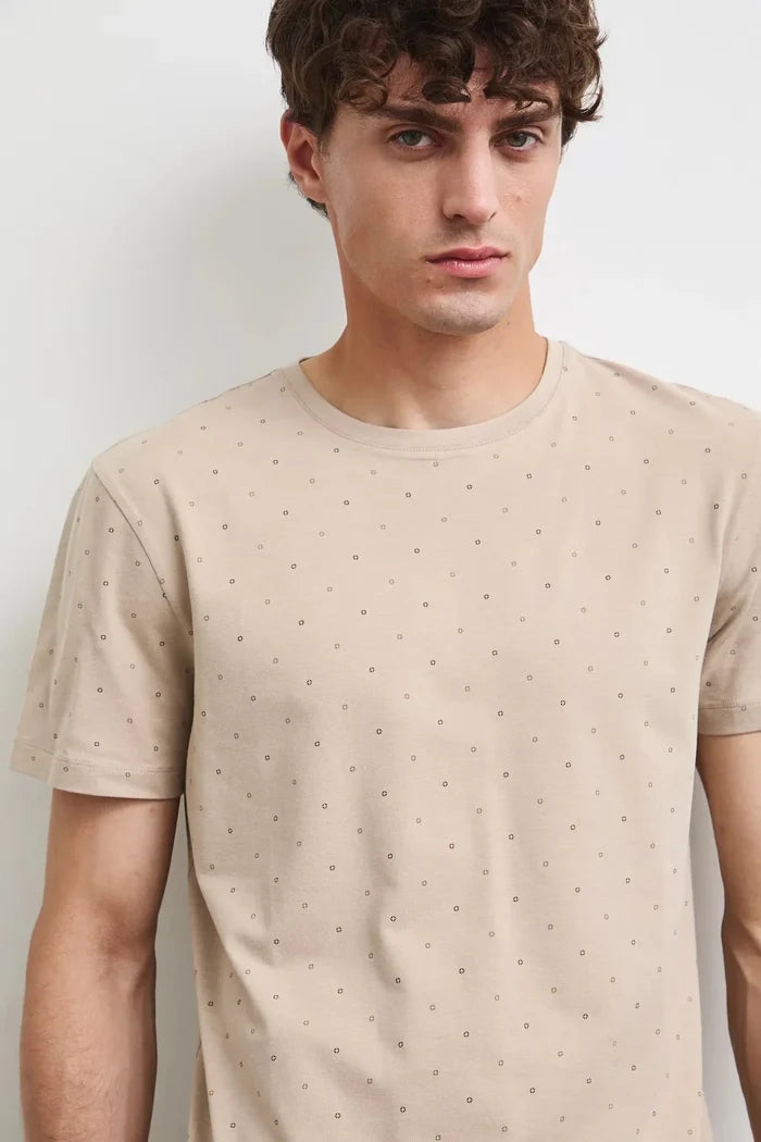 Бежова мъжка тениска слим кройка с дребен принт Medicine Roberto Fashion Store T-shirt RW26-TSM011-12A-S S