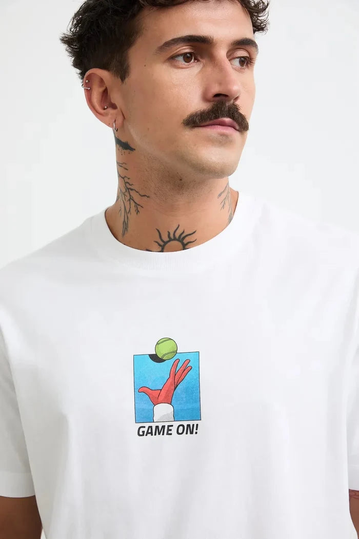 Бяла мъжка тениска от 100% памук с принт на гърба Medicine Roberto Fashion Store T-shirt RW26-TSM120-00X-S S