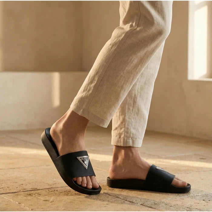 Дамски плажни чехли Classic Black - водоустойчиви, лек полиуретанов модел Guess Roberto Fashion Store Sneakers
