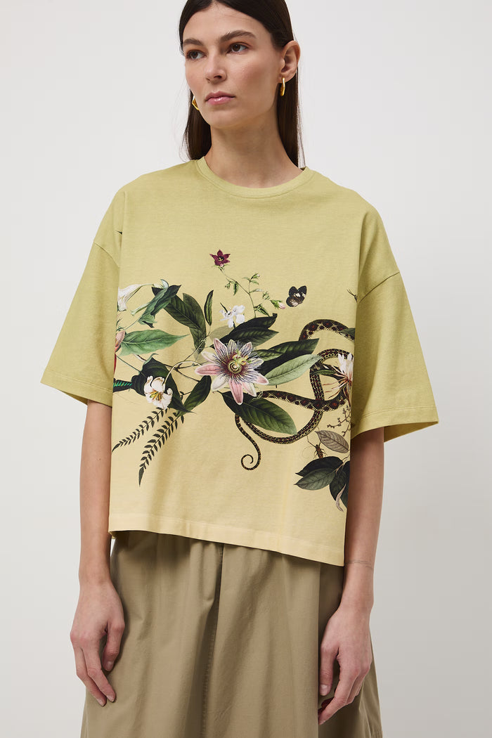 Women's light olive t-shirt with wide sleeves and "Siwa" floral print