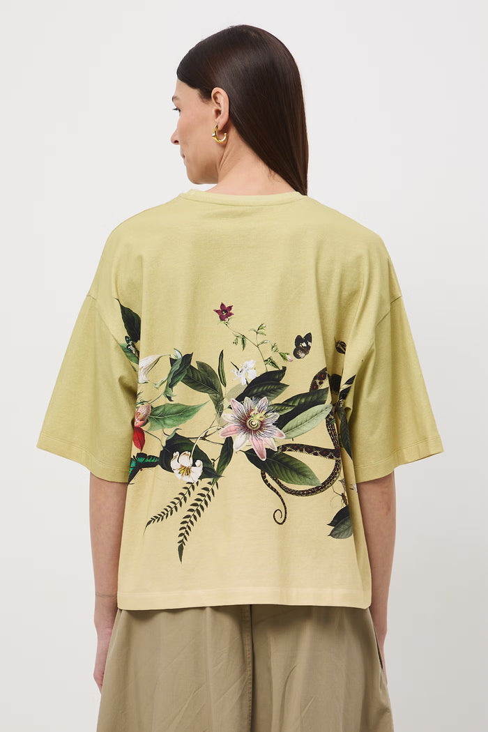 Women's light olive t-shirt with wide sleeves and "Siwa" floral print
