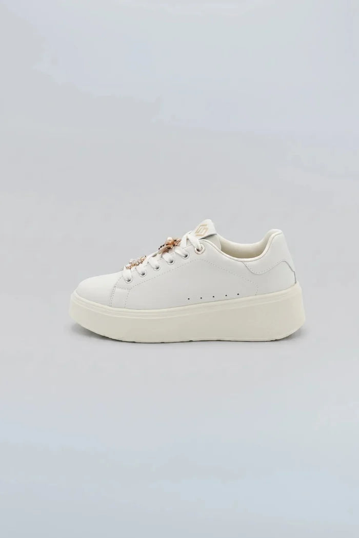 Дамски Сникърси с брошки, Бял Gold&Gold Roberto Fashion Store Sneakers GNG1012SNKWHIBRC36 36