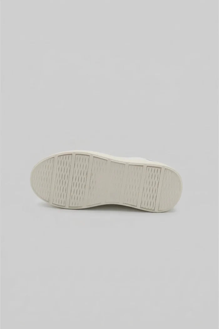 Дамски Сникърси с брошки, Бял Gold&Gold Roberto Fashion Store Sneakers GNG1012SNKWHIBRC36 36