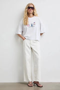 Бяла дамска овърсайз тениска от 100% памук с малък принт Medicine Roberto Fashion Store T-shirt RW26-TSD103-00X-XS XS