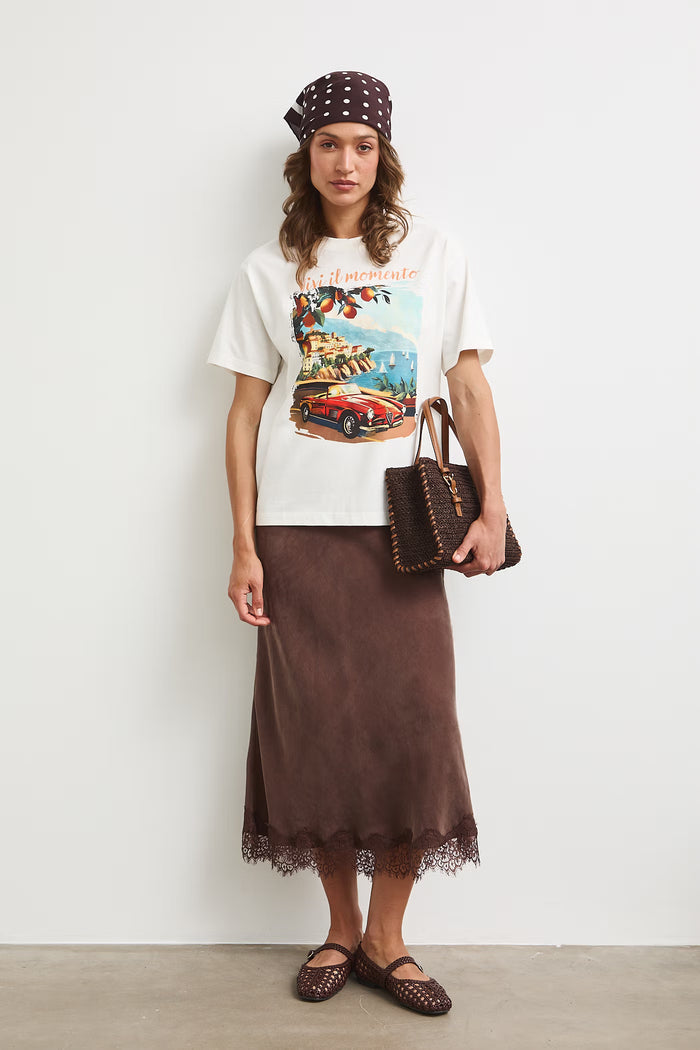 Women's white t-shirt "Vivi il momento"
